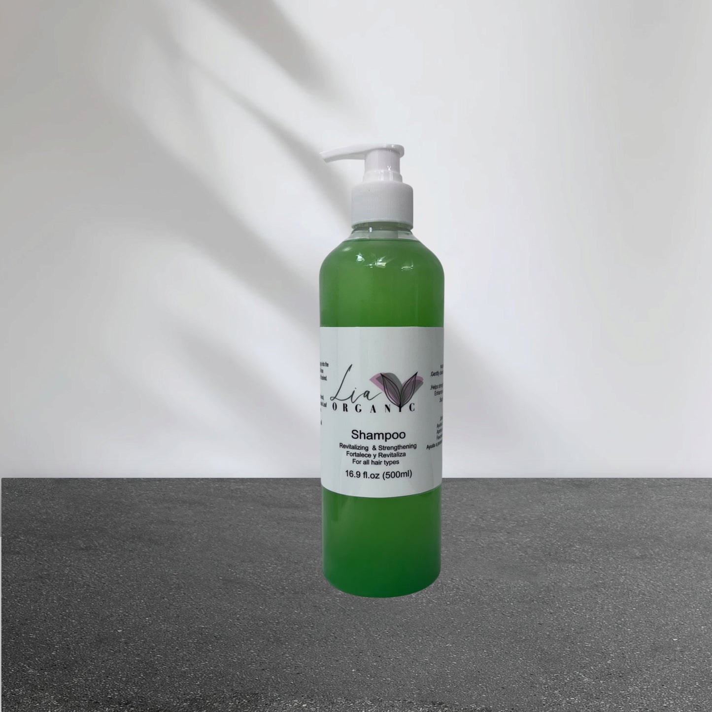 Revitalizing & Strengthening Shampoo
For all hair types